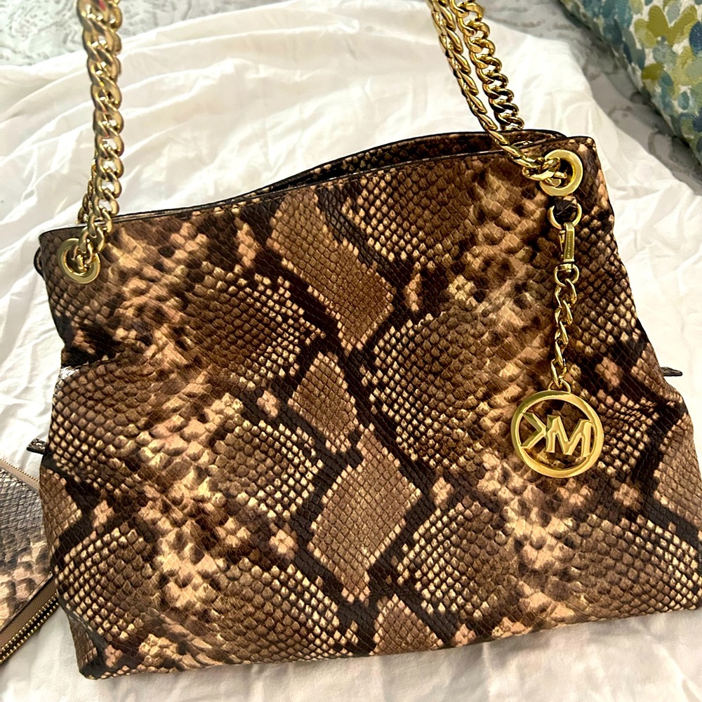 Michael Kors shoulder bag and matching wallet!